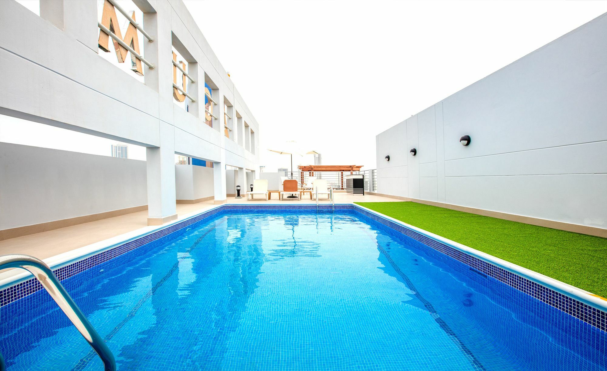 Loumage Suites And Spa Манама Экстерьер фото